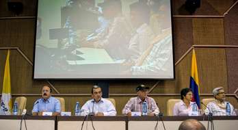 Miembros de las FARC durante una rueda de  prensa celebrada en La Habana para dar a conocer el proceso de negociación abierto con el Gobierno. (AFP)