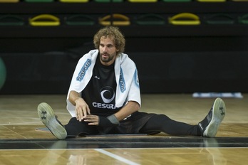 Roger Grimau es baja debido a una microrrotura abdominal. (Juanan RUIZ/ARGAZKI PRESS)
