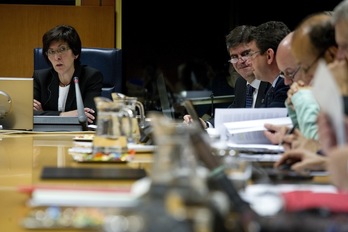 La consejera de Seguridad del Gobierno de Lakua, Estefanía Beltrán de Heredia, en la comisión de Seguridad del Parlamento de Gasteiz. (Raúl BOGAJO/ARGAZKI PRESS)