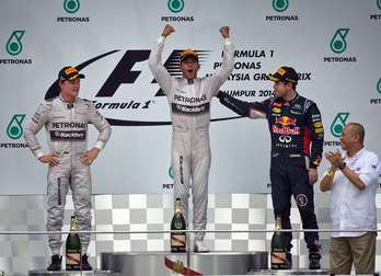 Hamilton en el podio. (AFP)