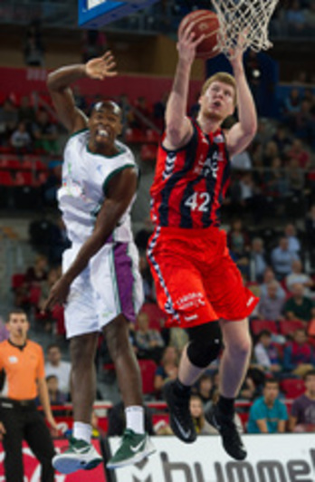 Partido de ACB entre Caja Laboral y Unicaja. (Raul BOGAJO/ARGAZKI PRESS)