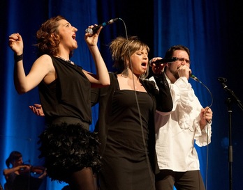 Olatz Prat, Estitxu Pinatxo eta Petti, aurreko kontzertu batean. (SORTUKO DIRA BESTEAK)