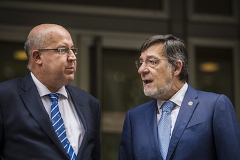 Juan Luis Ibarra, presidente del TSJPV, junto a Juan Calparsoro, fiscal jefe de la CAV. (Aritz LOIOLA/ARGAZKI PRESS)