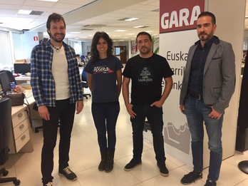 Ezkerretik eskubira, Asier Iñigo, NAIZeko marketin arduraduna, Xochitl Karasatorre eta Jon Patxi Arratibel, Hatortxu Rock 20ko antolatzaileak eta Iñaki Soto, GARAko zuzendaria.