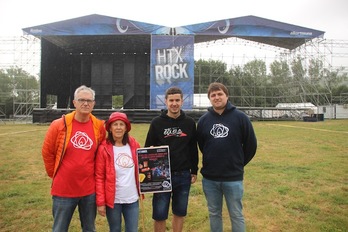 Hatortxuko eta Zaporeak elkarteko ordezkariak, gaur Lakuntzan. (HATORTXU ROCK)
