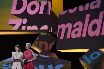 Leticia Dolera y Anne Igartiburu han ejercido de maestras de ceremonias. (Jon URBE/ARGAZKI PRESS). 