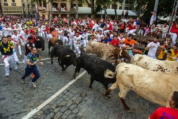 El corredor alemán ha sufrido su percance en Telefónica. (Lander F.ARROYABE/FOKU)