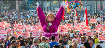 Concentración de rechazo contra las agresiones machistas realizada el domingo por las comparsas. (Marisol RAMIREZ / FOKU)