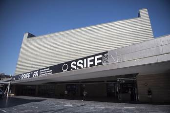 El Kursaal acoge las proyecciones de la Sección Oficial. (Gorka RUBIO/FOKU)
