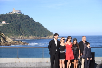 Filmeko lantaldea, Kursaal atarian. (Jon URBE/FOKU)