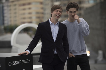El director, Felix Van Groeningen, y el actor Timothée Chalamet. (Juan Carlos RUIZ/FOKU)