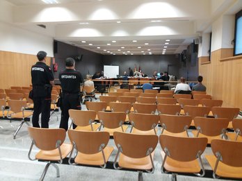Cuarta sesión del juicio por la muerte de Iñigo Cabacas. (@goikodeustu)