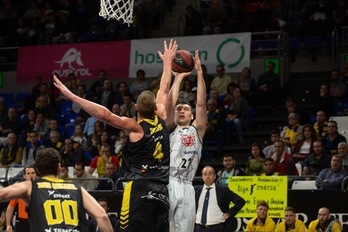 Beqa Burjanadze ha seguido tirando del carro hasta encontrar el premio del triunfo (A. PÉREZ / ACB PHOTO)