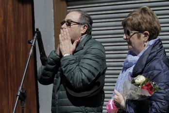 Manu Cabacas y Fina Liceranzu, en un momento del acto. (Aritz LOIOLA | FOKU)