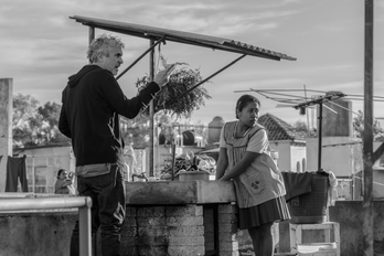 Veneziako zinema jaialdian Urrezko Lehoia eskuratu zuen Cuaronen lanak. (NAIZ)