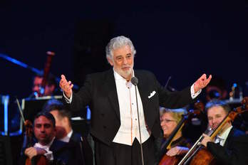 Plácido Domingo, durante su actuación en Szeged, Hungría, el 28 de agosto. (Attila SEREN/AFP)