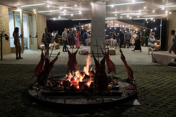 Culinary Cinema saileko ‘La leyenda de Don Julio’ lanarekin lotuta antotalutako afari berezia. (Jon URBE / FOKU)