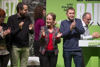 Bel Pozueta y Arnaldo Otegi, hoy en Etxarri Aranatz. (Iñigo URIZ | FOKU)