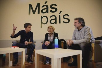 Errejón, Carmena y Urkijo, en el acto de Más País en Bilbo. (@MasPais_Es)