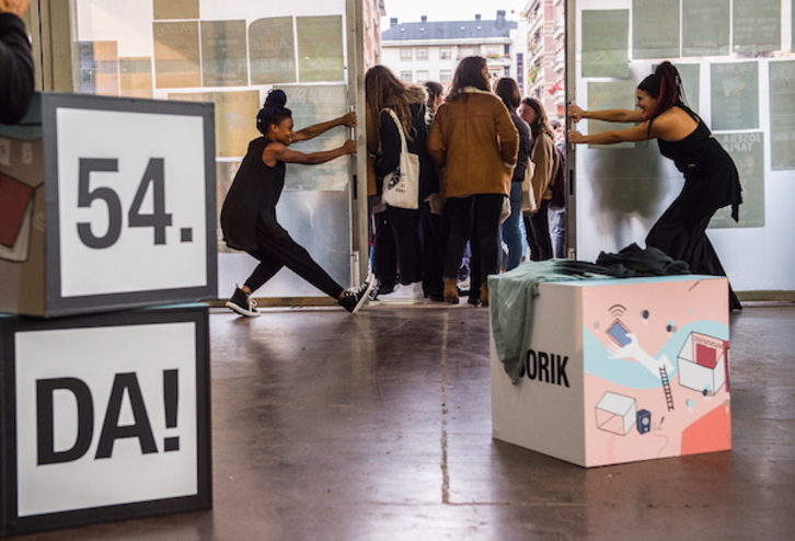 Durangoko Azokak ateak zabaldu dituen unea