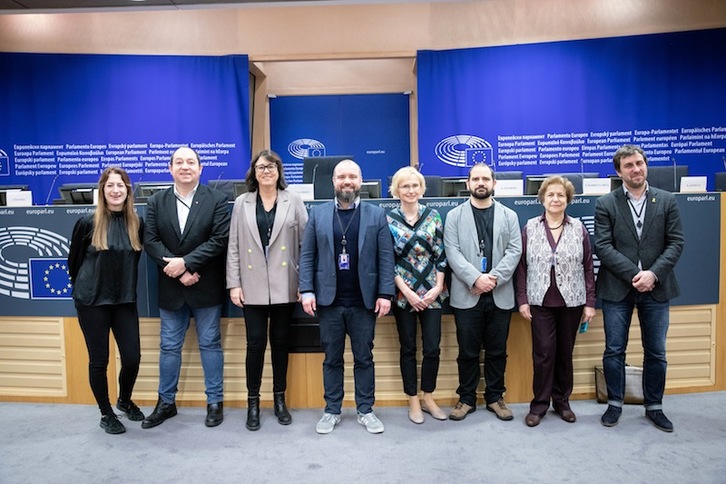 Varios de los miembros del renovado Friendhsip, hoy en el Parlamento Europeo. (O. HANSEN- GUE/NGL)