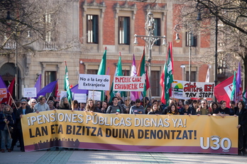 La manifestación, a su llegada al Paseo Sarasate. (Iñigo URIZ / FOKU)