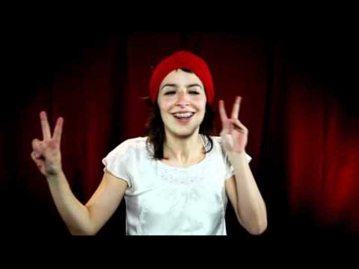 Ainhoa Moiua zeinu hizkuntzako itzultzailea