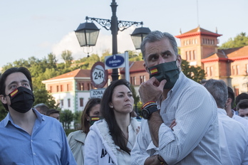 Ortega Smith, la pasada semana en Loiola y hoy en Barakaldo. (Juan Carlos RUIZ | FOKU)