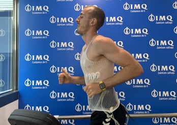 Jonathan Rouselle, mientras pasa las pruebas médicas de rigor. (BILBAO BASKET)