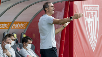 Garitano durante uno de los amistosos de pretemporada. (@AthleticClub)