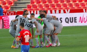 Jugadores del Athletic en Granada. (@AthleticClub)