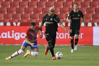 Deyversonek hasieratik jokatu du, Lucas Perezen lesioa dela-eta. (Antonio L. JUAREZ / LA OTRA FOTO)