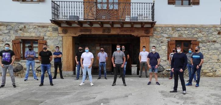 Aizkolariak Diman eginiko prentsaurrekoan.