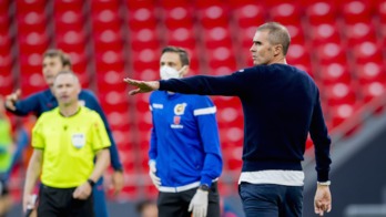 Garitano en el partido ante el Sevilla en San Mamés. (@AthleticClub)
