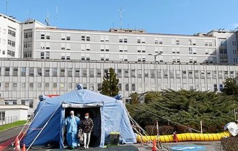 Un hombre de 82 años con enfermedades crónicas falleció ayer en Bizkaia con coronavirus.