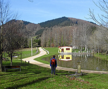 Sendero entre Elgeta a Intxorta.