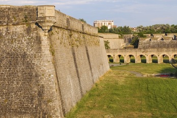 Muros de la Coiudadela.