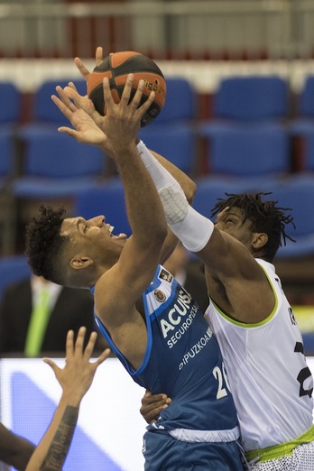 Echenique ha vuelto a firmar buenos números, pero la línea interior del Joventut ha funcionado mucho mejor. (Juan Carlos RUIZ / FOKU)