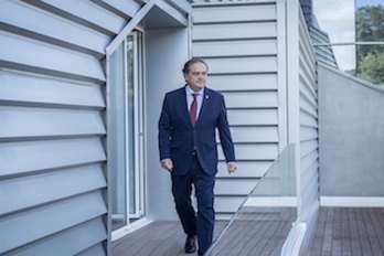 Jokin Aperribay quiere que Imanol se guíe únicamente por criterios deportivos. (Gorka RUBIO/FOKU) 