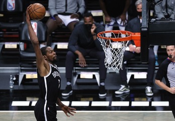 Kevin Durant, maila bikainean aritu da 18 hilebetez partidarik jokatzeke egon eta gero. (Sarah STIER / AFP PHOTO)
