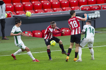 Muniain ha marcado el gol de la victoria a pase de De Marcos. (Monika DEL VALLE / FOKU) 