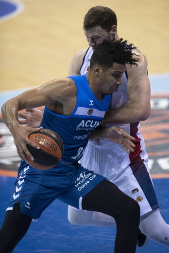 Echenique, en el duelo frente a Manresa. (Juan Carlos RUIZ / FOKU)