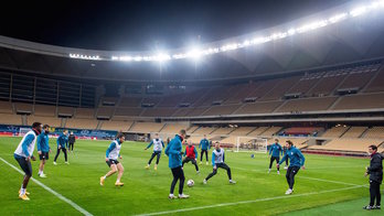 Los rojiblancos han entrenado esta noche en La Cartuja, sede de la final. (Athletic Club)