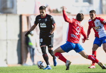 Recio, que sólo ha jugado la primera parte, ha pasado desapercibido como buena parte de sus compañeros. (Jorge R.R./LOF)