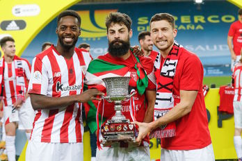 Williams, Villalibre y De Marcos anotaron los goles que dieron la victoria en la Supercopa. (Pablo GARCÍA / AFP)