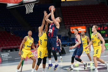 Sedekerskis eta Polonara irudian, Berlingo Albaren aurka hobekien aritu ziren bi jokalari gasteiztarrak. (Endika PORTILLO / FOKU)