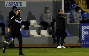 Marcelino durante el partido ante el Alcoyano. (LA OTRA FOTO)