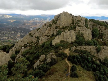 Egun erdiko txango erraz-erraza da Montejurra.