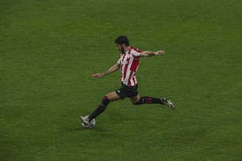 Raúl García en el último partido ante el Villarreal en San Mamés. (Aritz LOIOLA / FOKU)