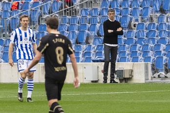 Imanol, Monreal y Tomás Pina en el derbi del domingo en Anoeta. (Gorka RUBIO/FOKU)